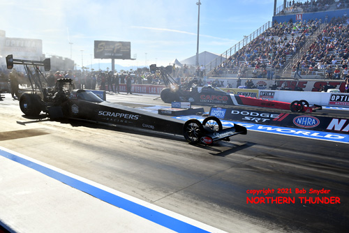 Mike Salinas - 'Scrappers Racing' 
(near lane) vs Billy Torrence - 'Capco Contractors' (far lane) - TF
